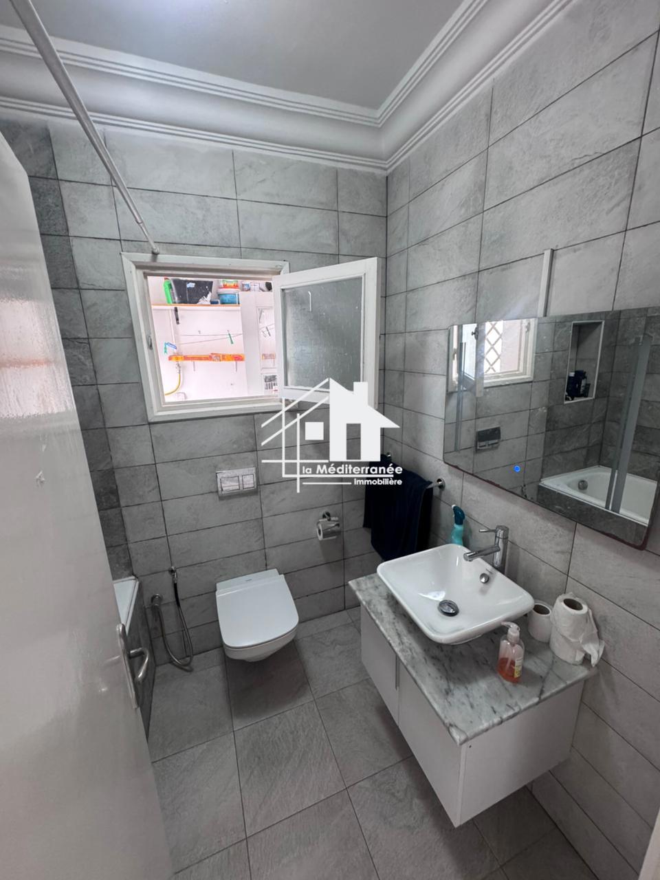 A louer appartement S+3 à El agba