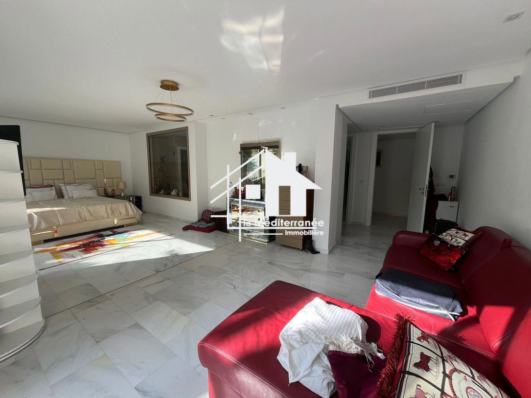 A louer un appartement s+2 vide à Gammarth touristiqie