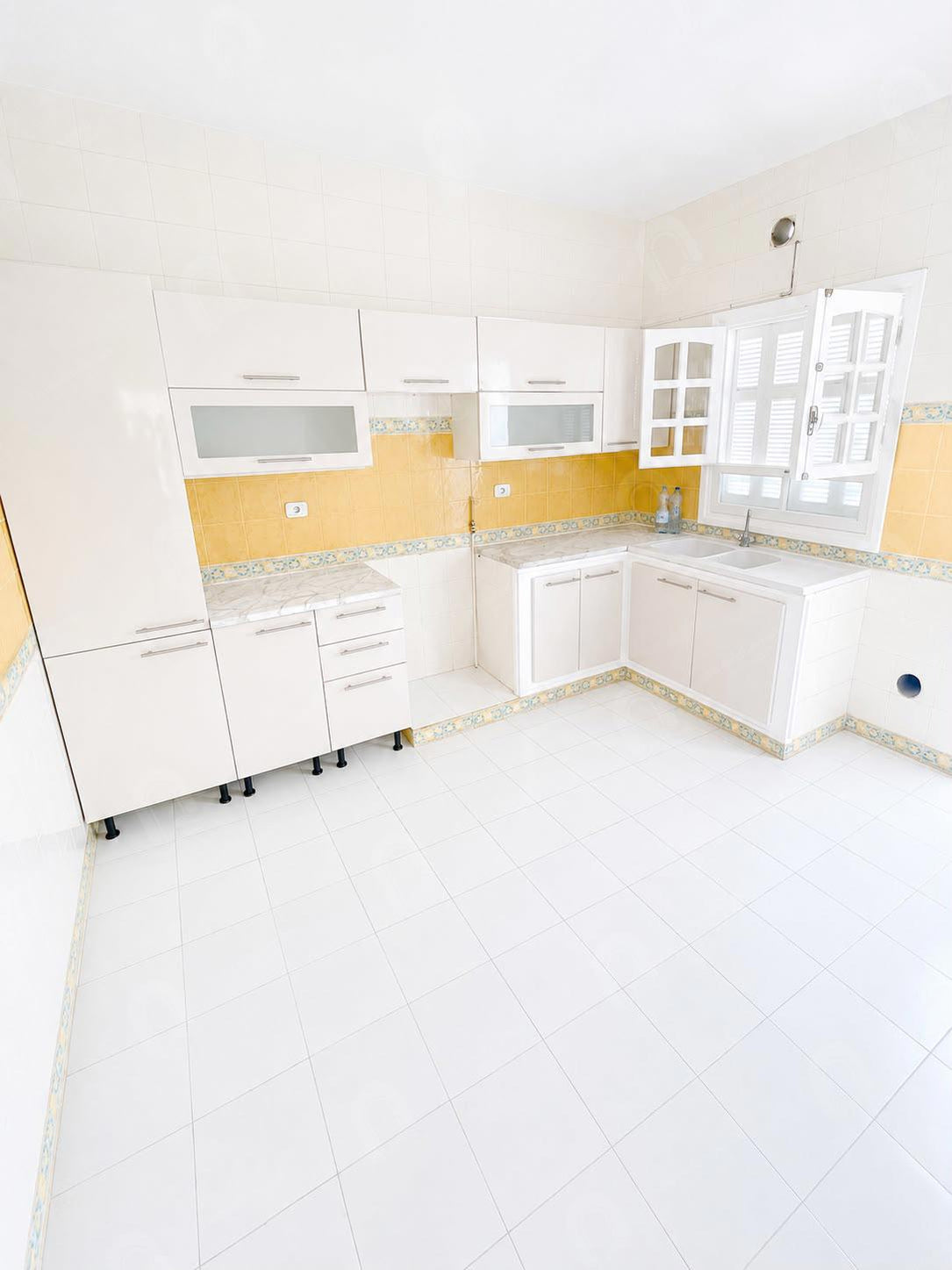 A louer étage de villa s+3 à cité haras bardo