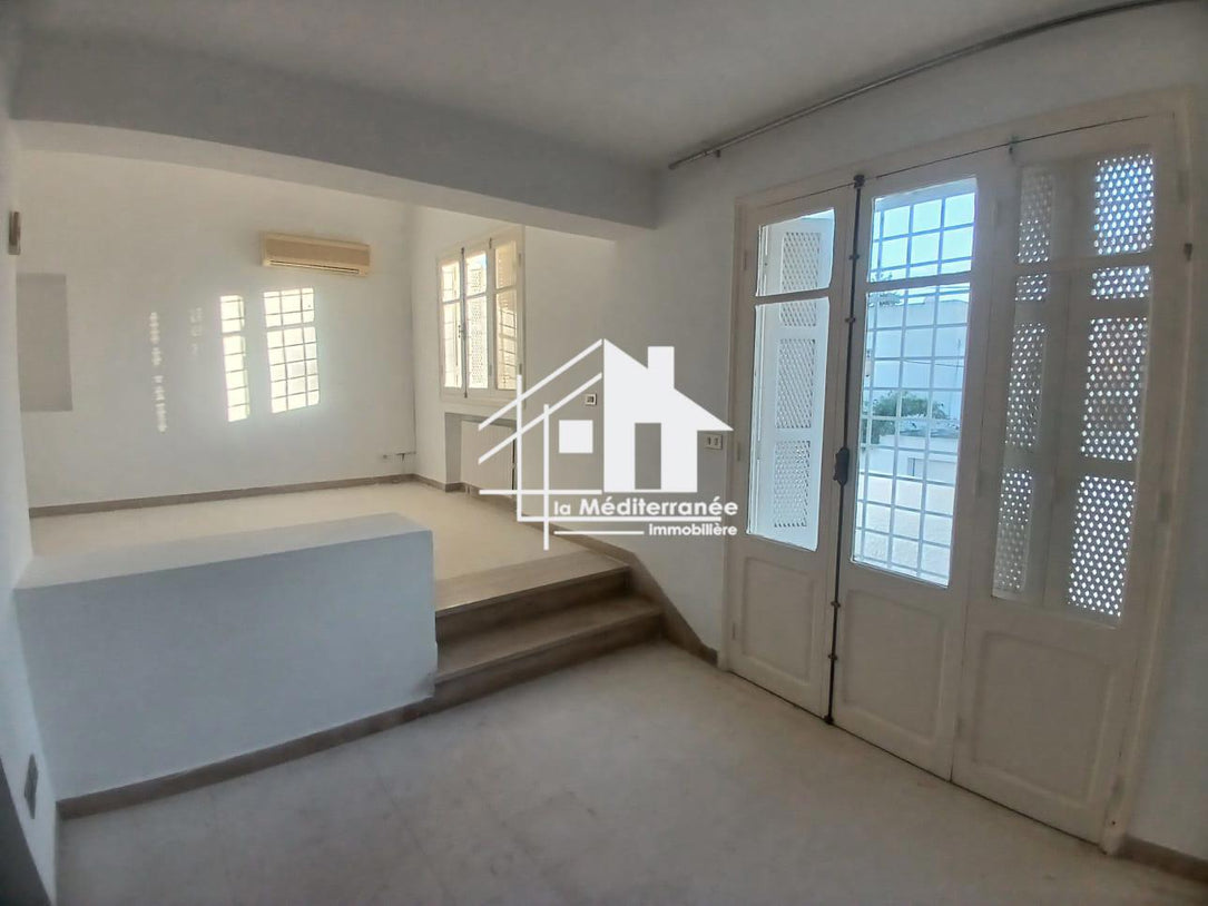 A louer villa s+4 à gammarth