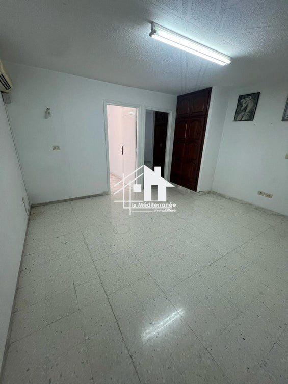 A louer étage de villa s2 à Ksar Said