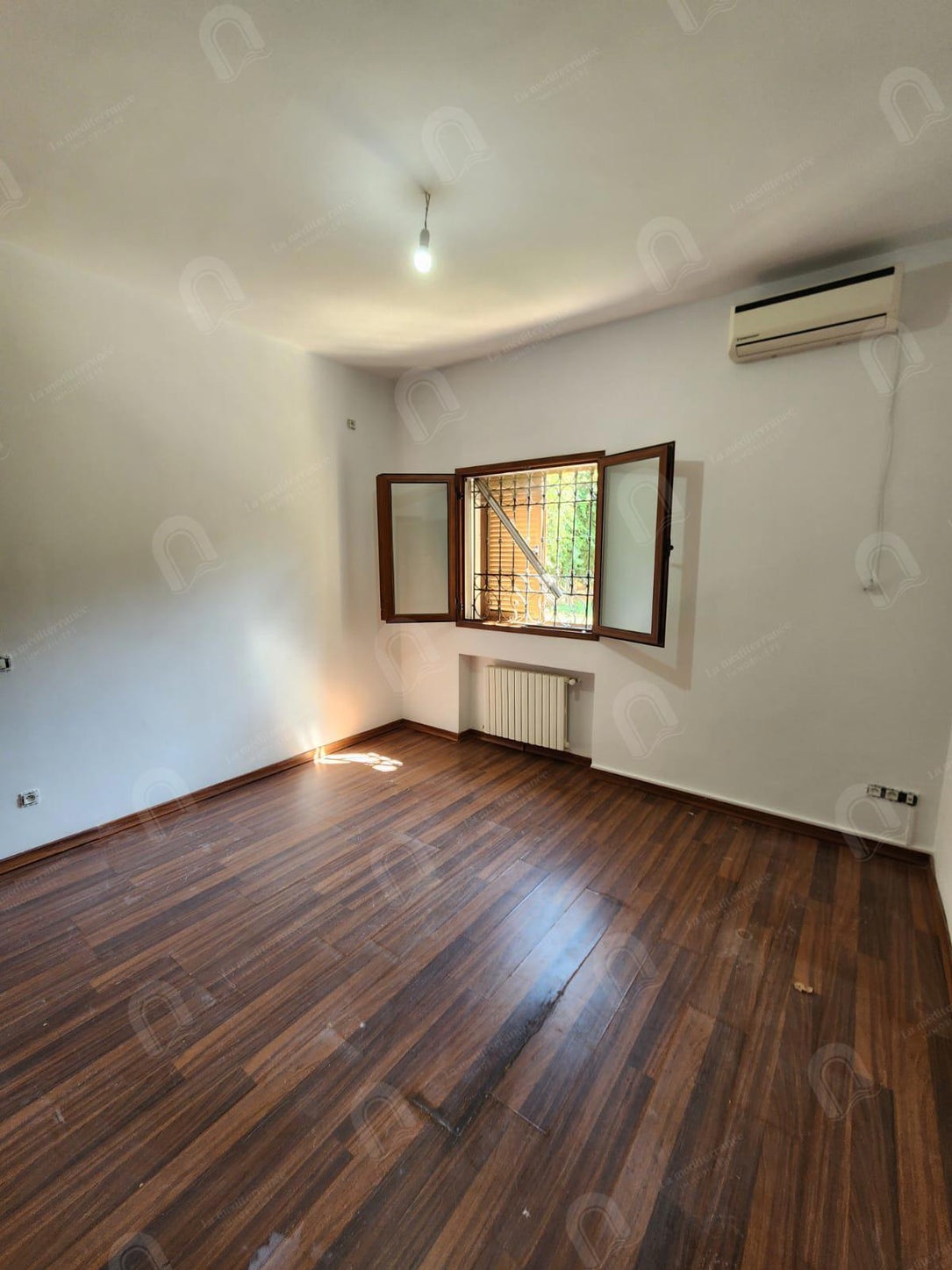 a louer villa s+4 avec jardin et piscine