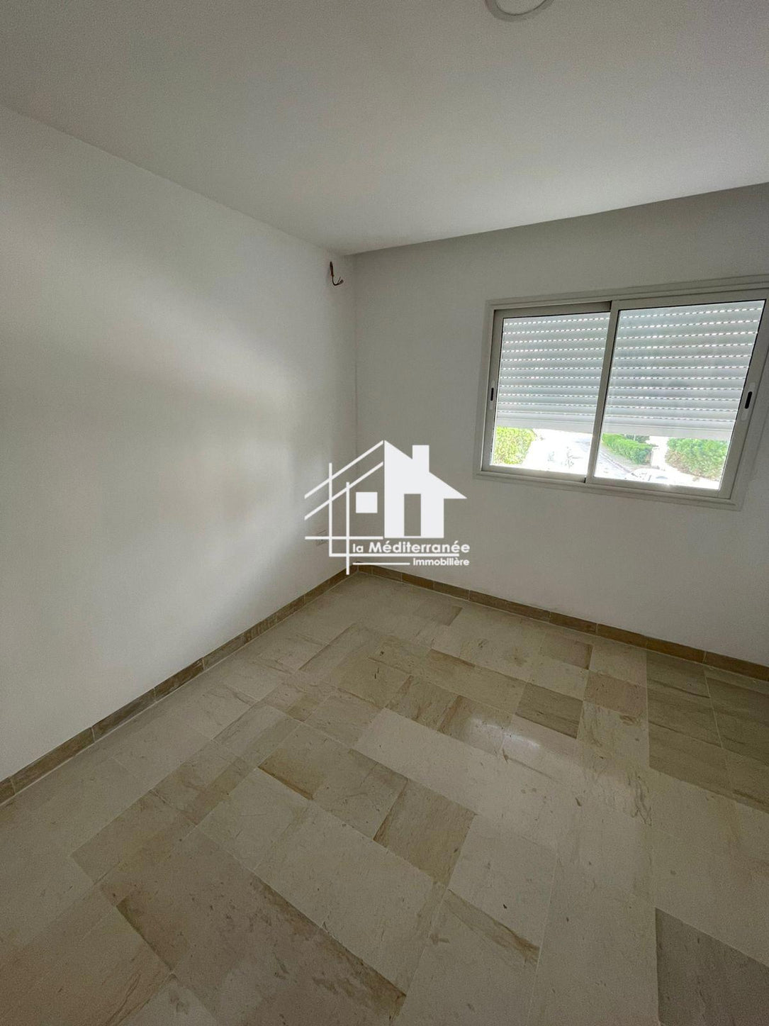 A louer appartement S+3 hst  à manouba