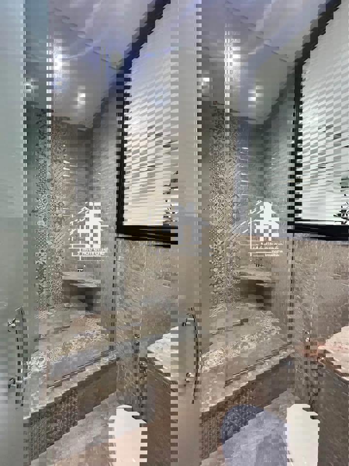 une villa S+5 a gammarth