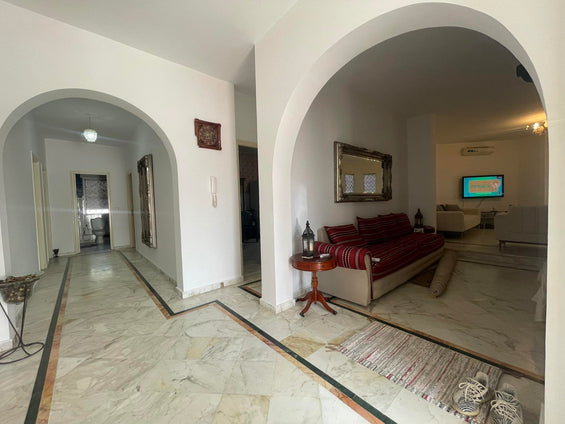 A vendre une villa s+4 à Ezzahra