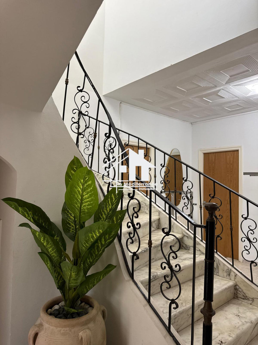 A louer une villa s+5 meublée à sidi Daoued