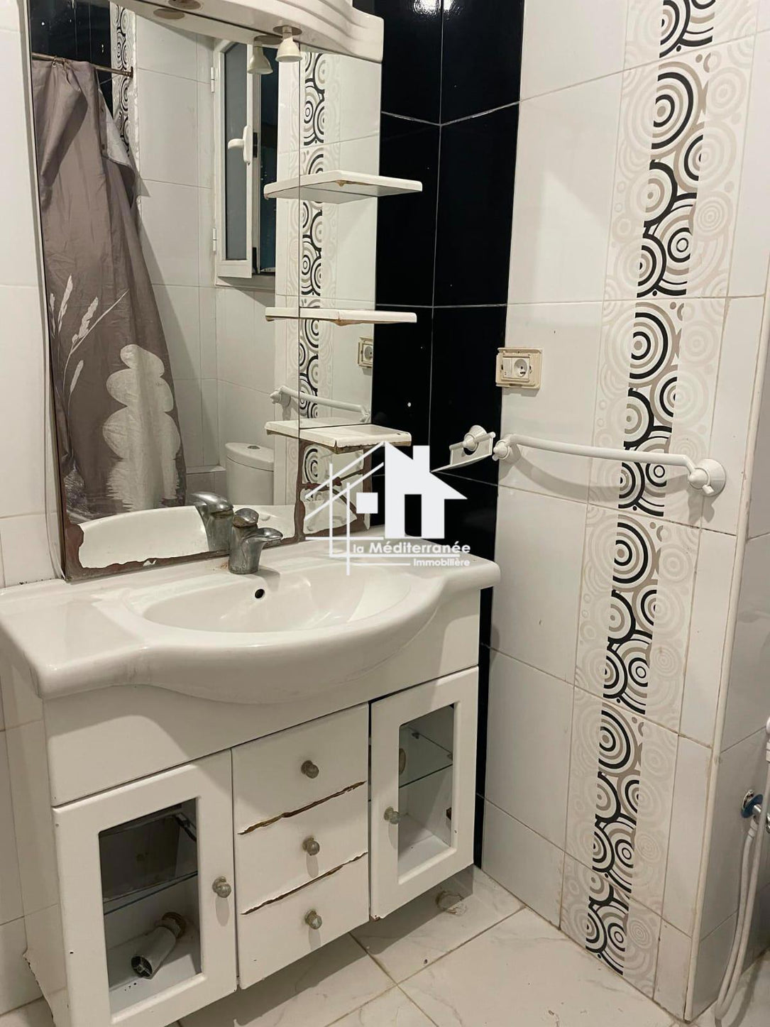 A louer étage de villa s2 meublé à menzah 8