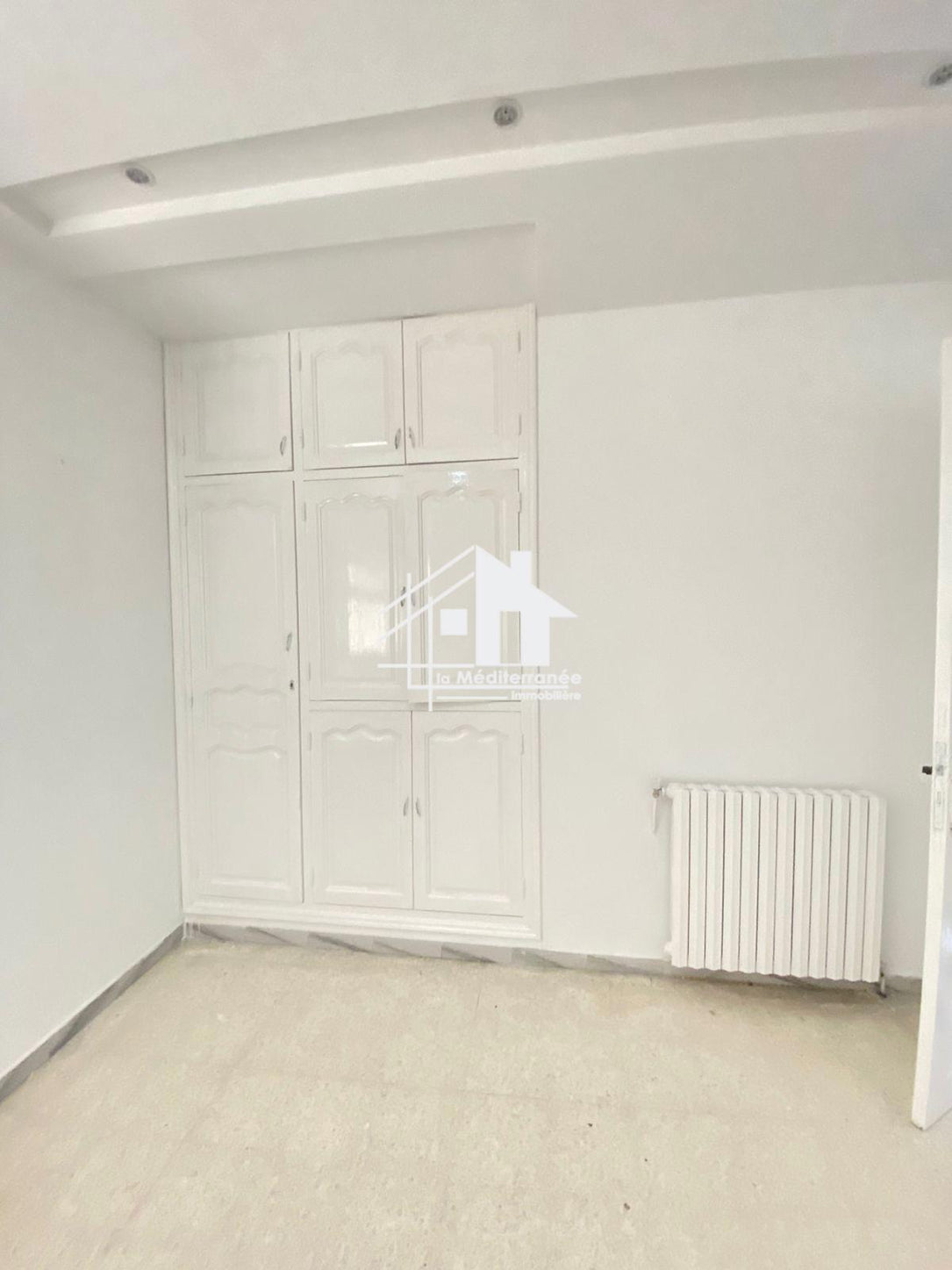 A louer un étage de villa H+2 à un usage bureautique au bardo