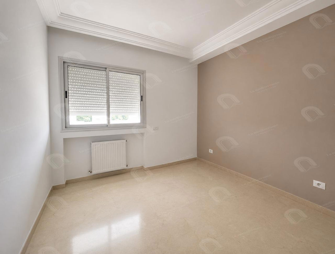 A louer appartement S+3 hst au bardo