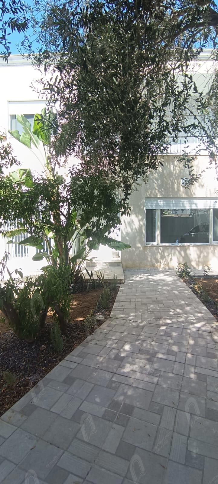 Villa a louer a la soukra chotrana 3 s+3 3500