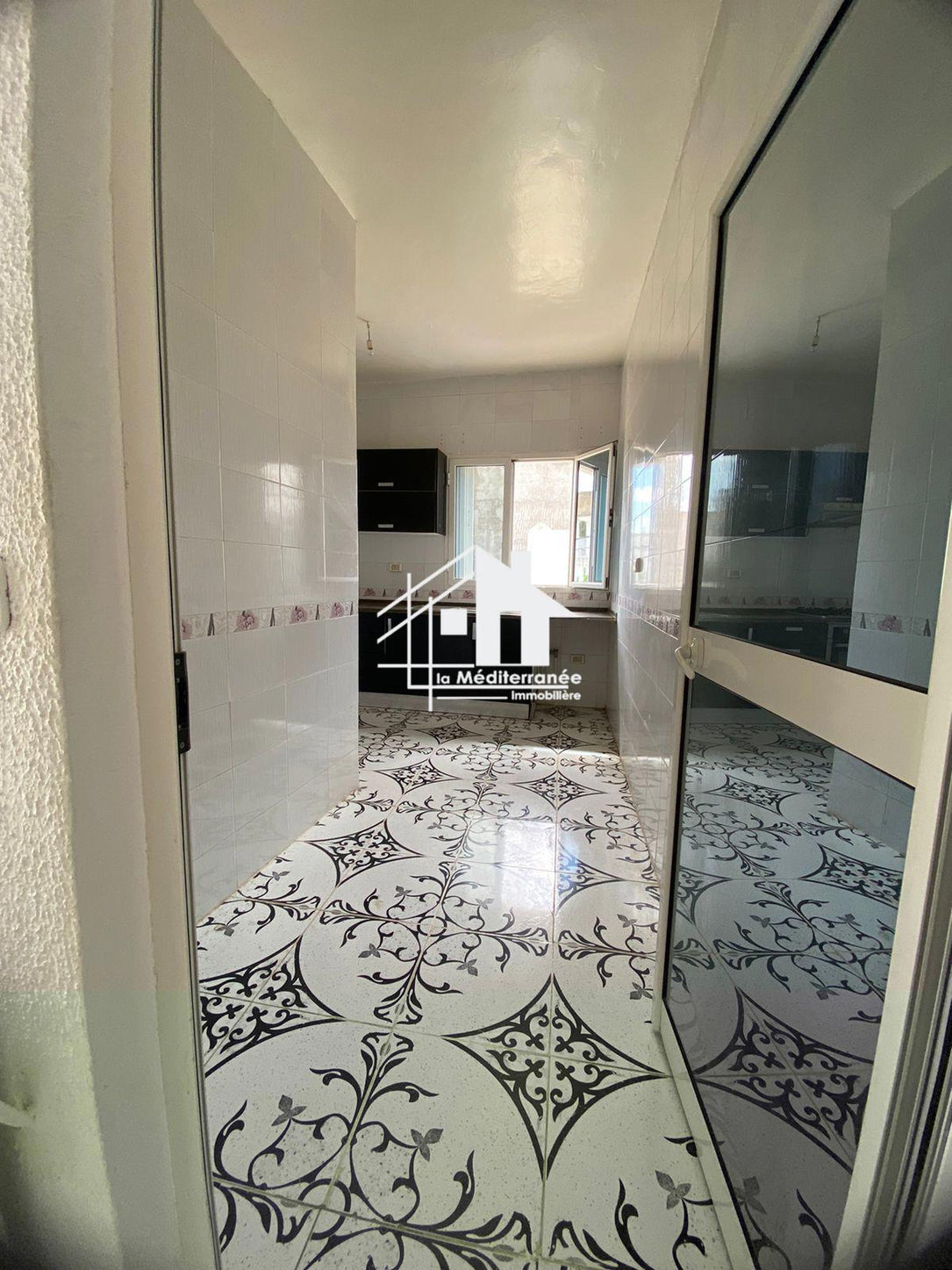 A louer étage de villa s+2 pour hommes au bardo
