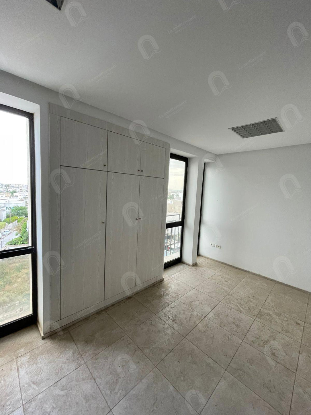 A vendre Bureau H+1 au bardo avenue hbib borguiba
