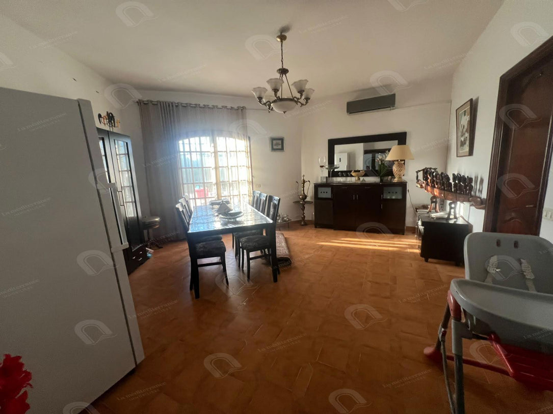 Villa a louer avec piscine à la soukra