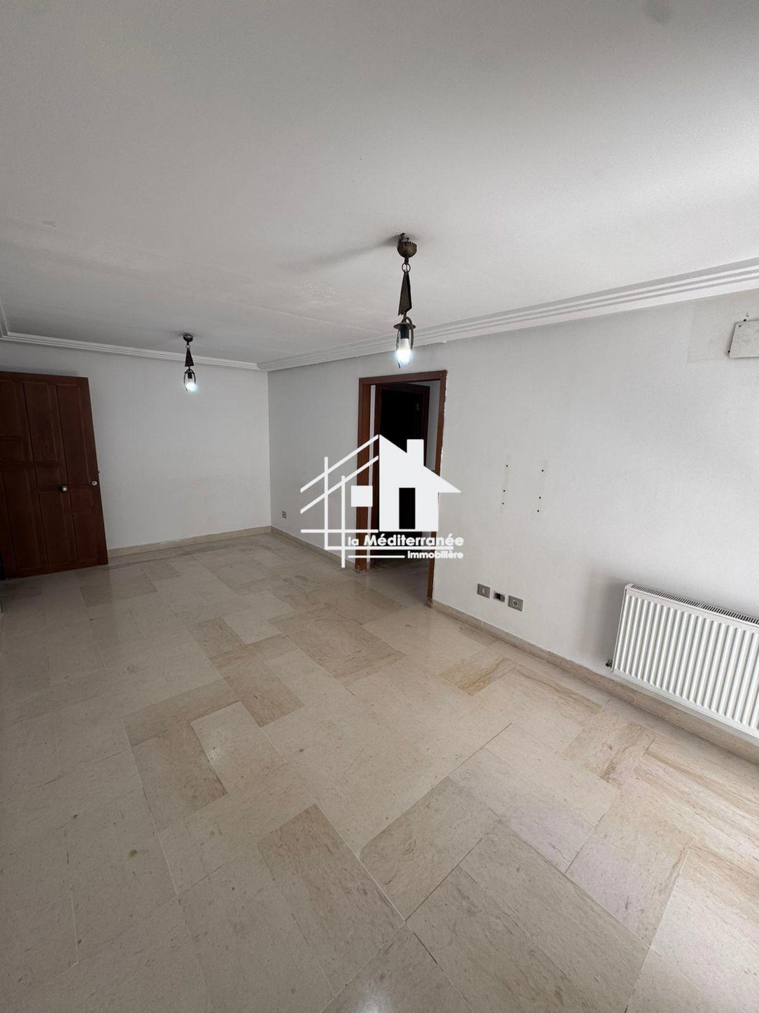 à louer rez de chaussée s+3 avec jardin au bardo