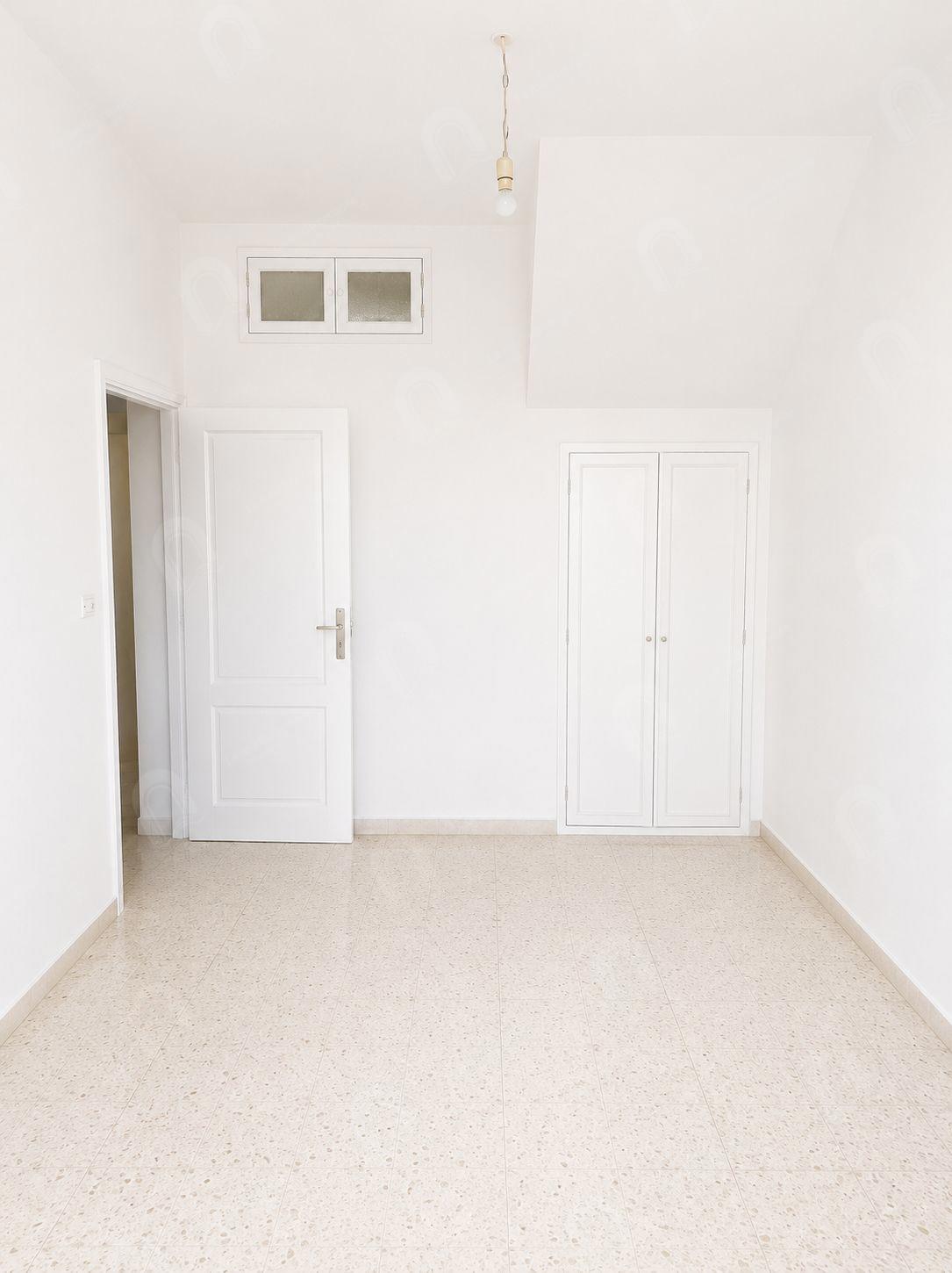 a louer étage de villa S+3 meublé situé au Rdc à cité raoudha en cours d'aménagement