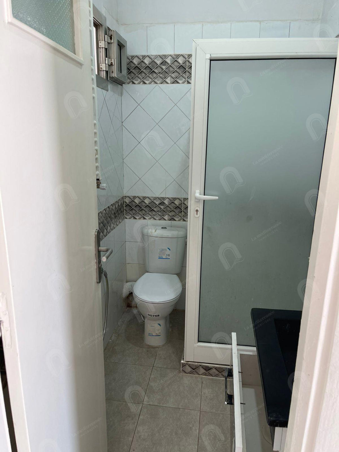 A louer un appartement s+1 à cité Ennaser