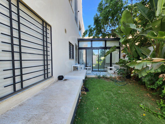 A vendre un joli s+2 avec grand jardin
