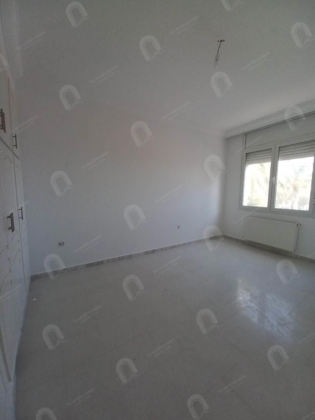 Appartement s+3 spacieux à Rades plage