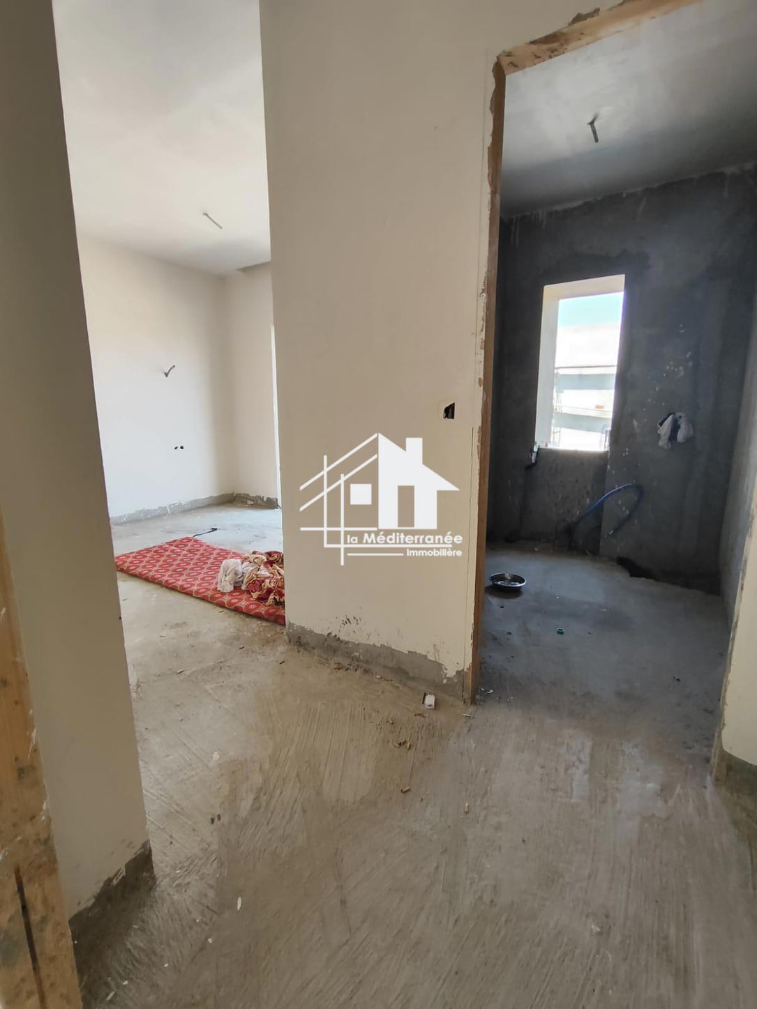 A vendre Villa Jumelée inachevé a la Soukra