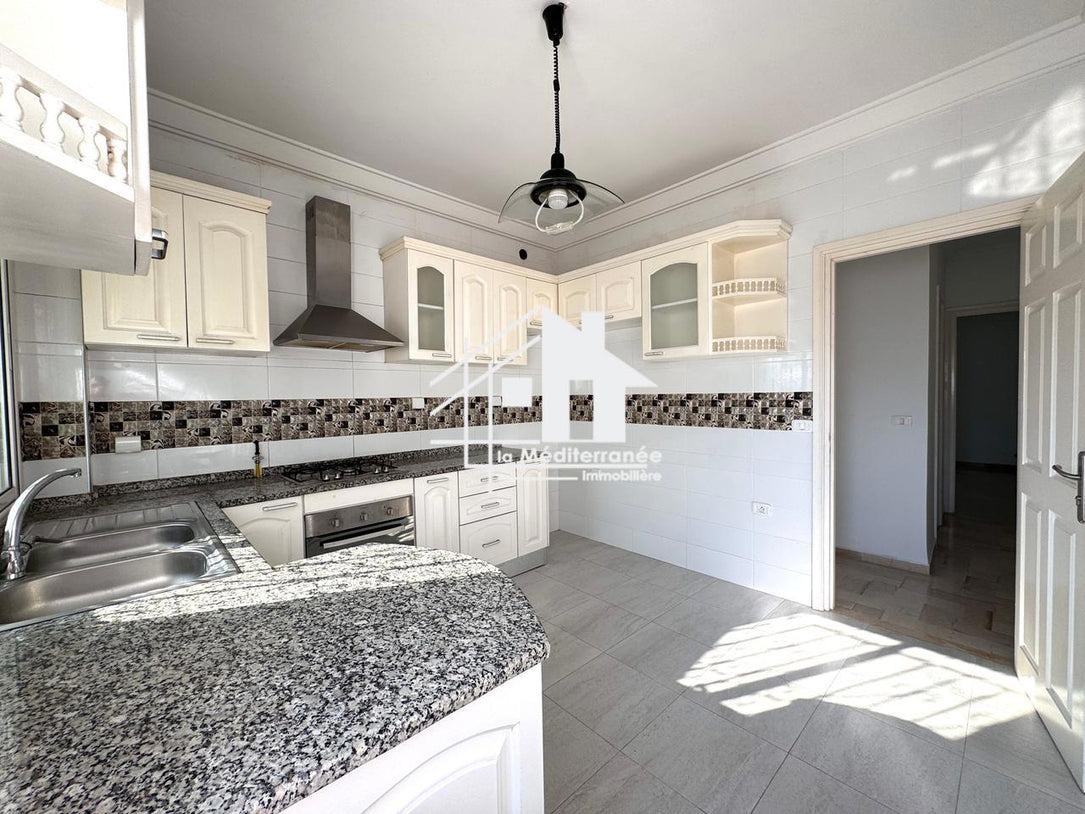 Etage de villa S+1 à la Marsa