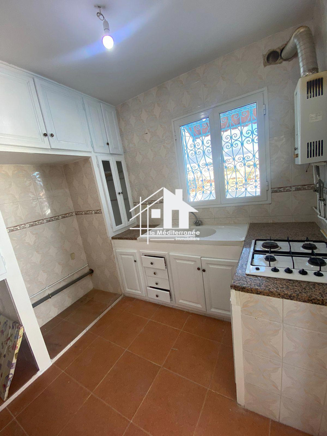 A louer étage de villa S+1 à ksar said pour filles