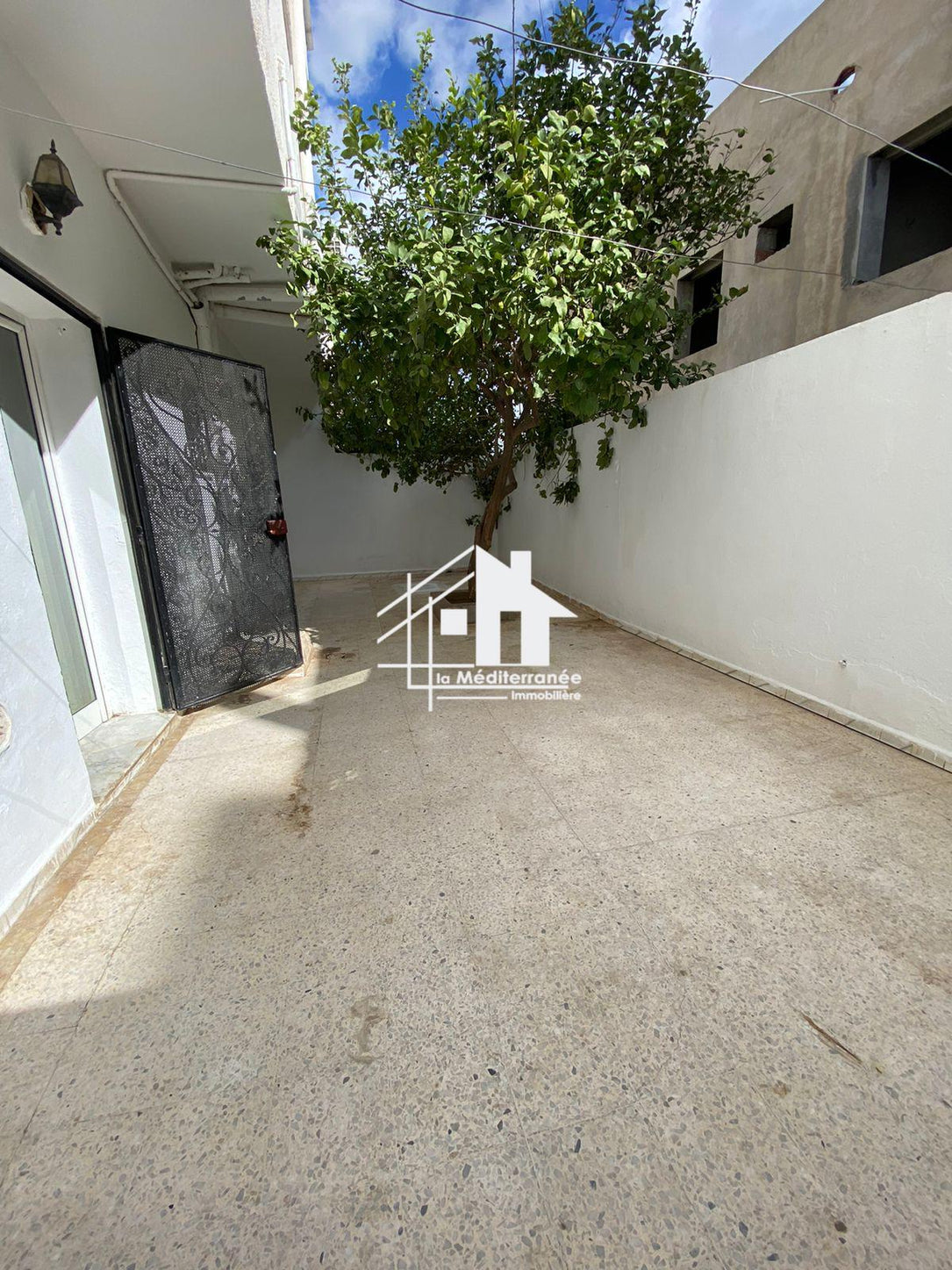 A louer étage de villa S+2 RDC à El Agba