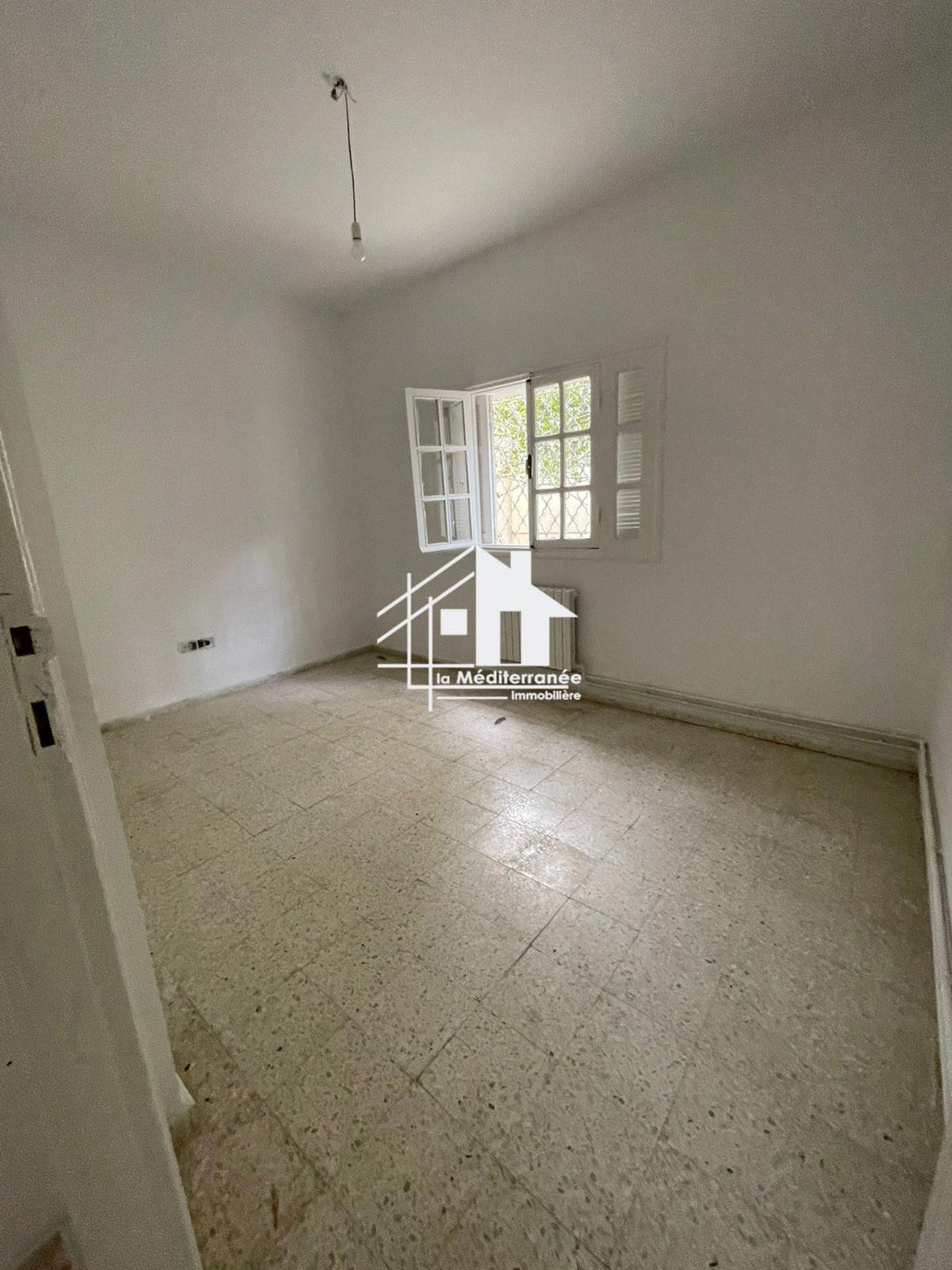 A louer un étage de villa  s+3 à Menzah 9