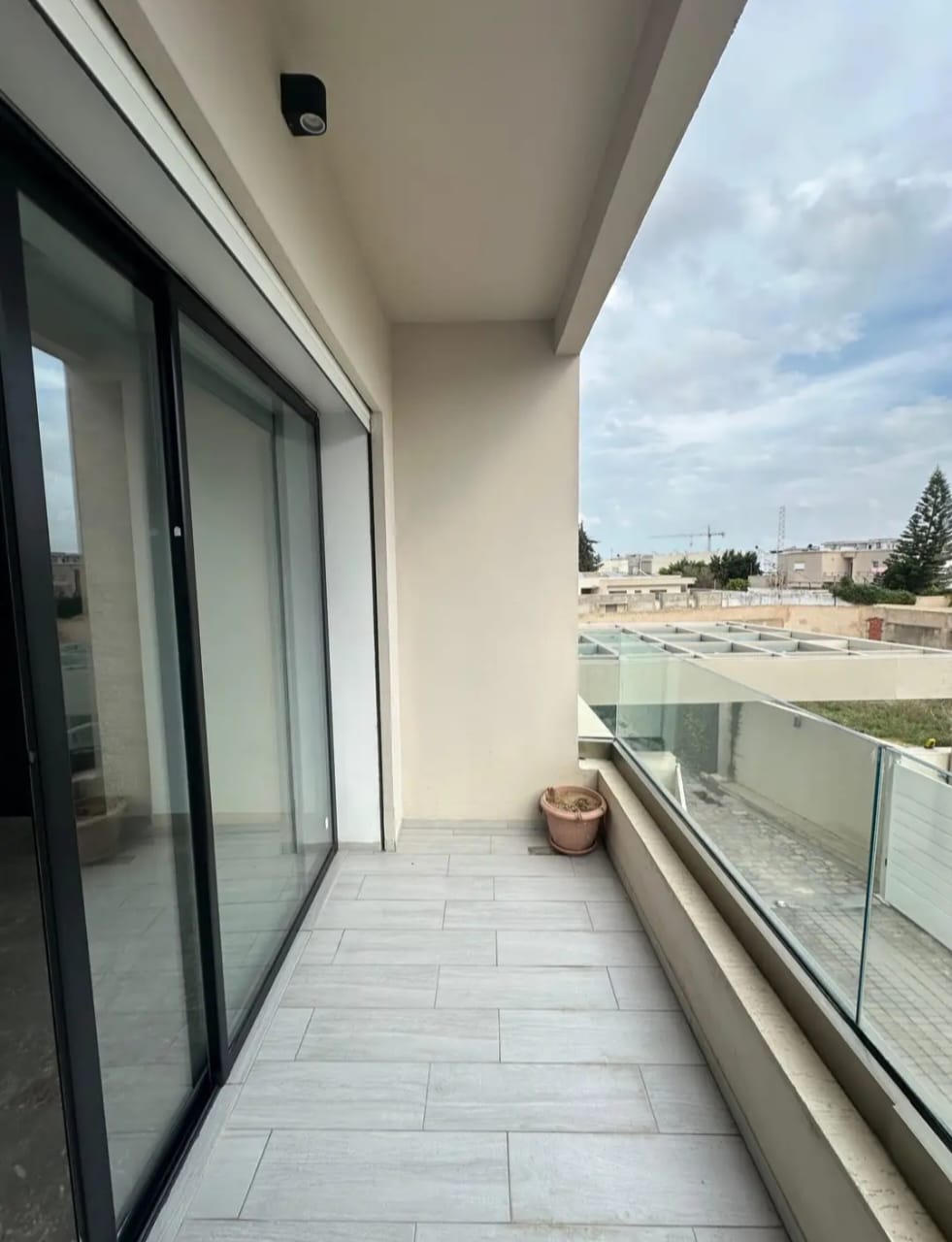 A louer un S+2 de haut standing à chotrana