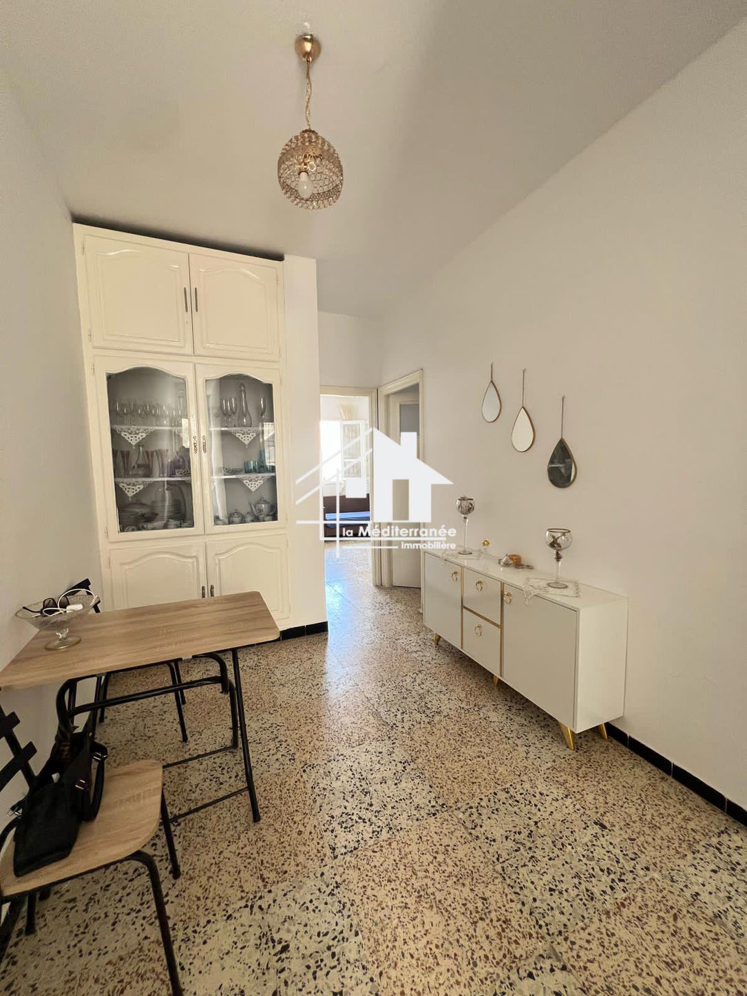 À vendre villa avec deux appartements,studio et jardin à saint clément bardo
