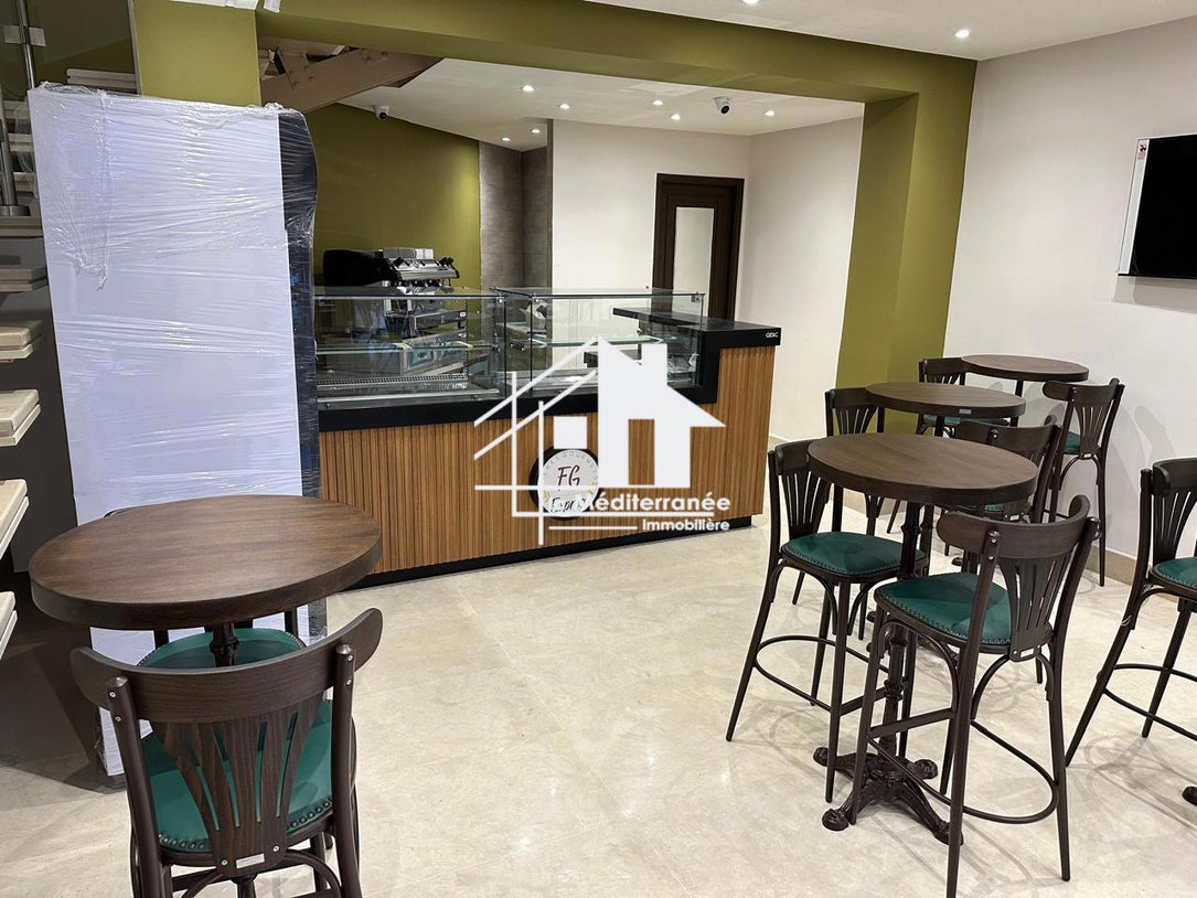 un cafe en vente aux berges du lac 1