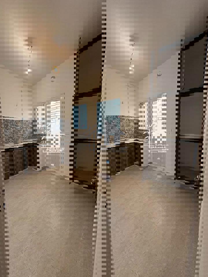 A louer étage de villa S+2 à khaznadar