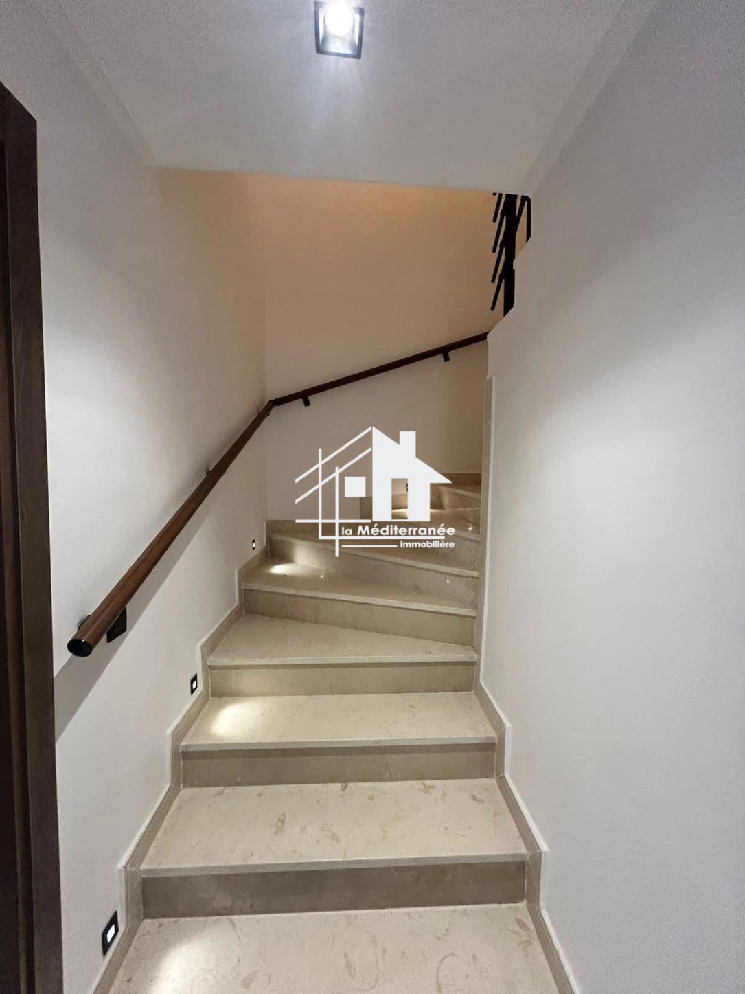 A louer un duplex S+4 a Ain Zaghouan Nord