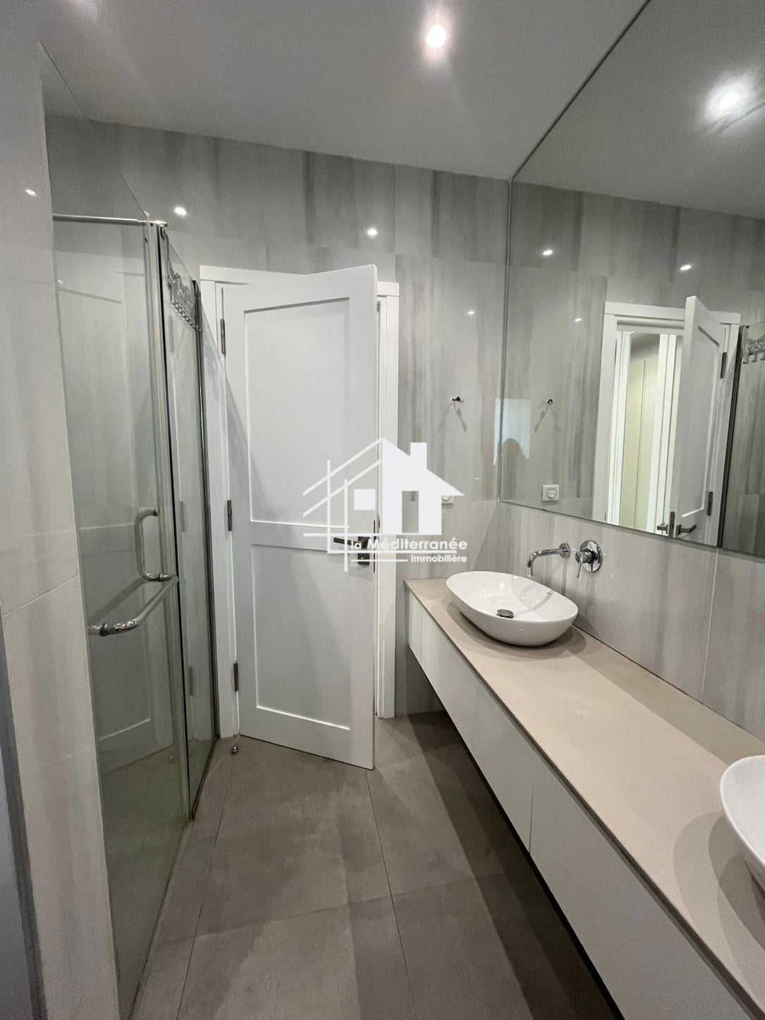 A louer une villa s+4 à Gammarth