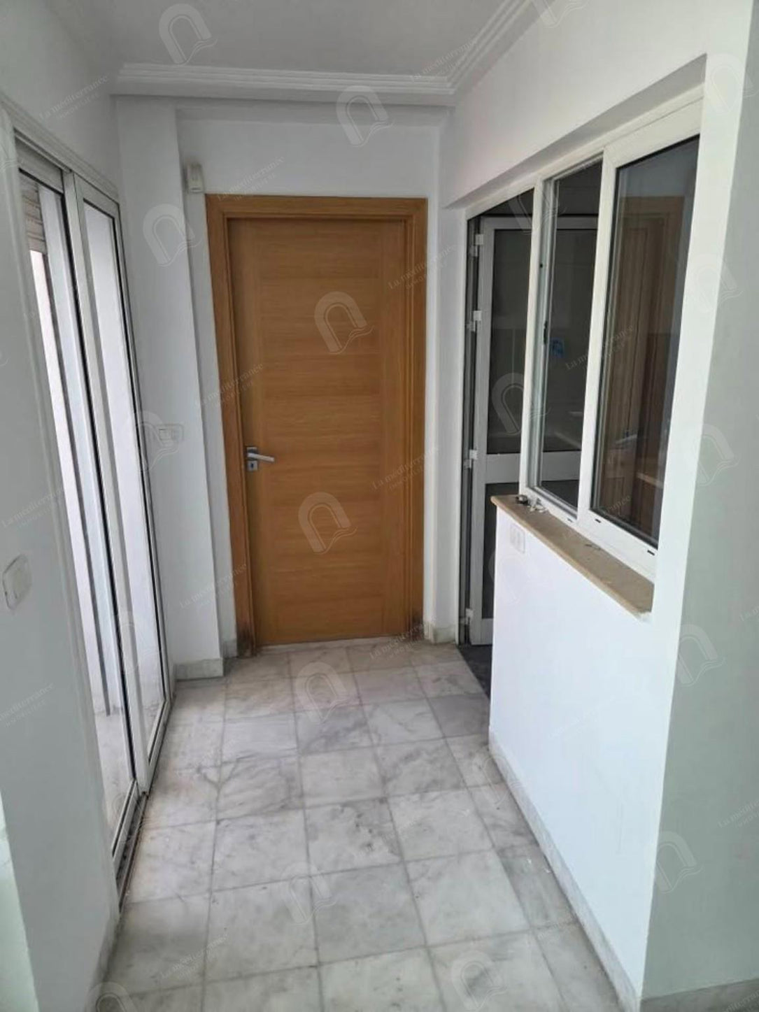 A louer un appartement S+1 hst à Ennasr 2