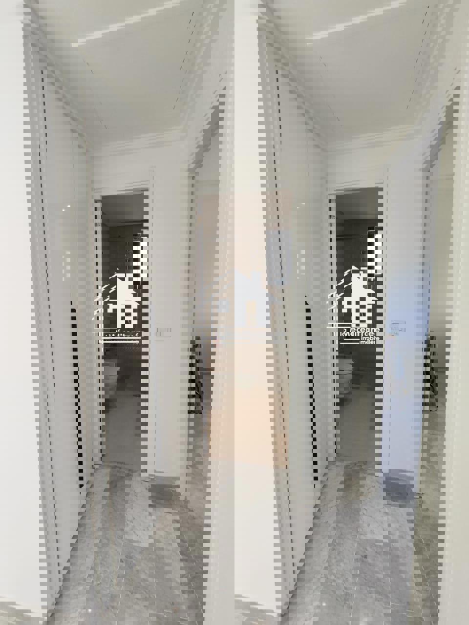 A vendre un luxueux s+2 à la soukra