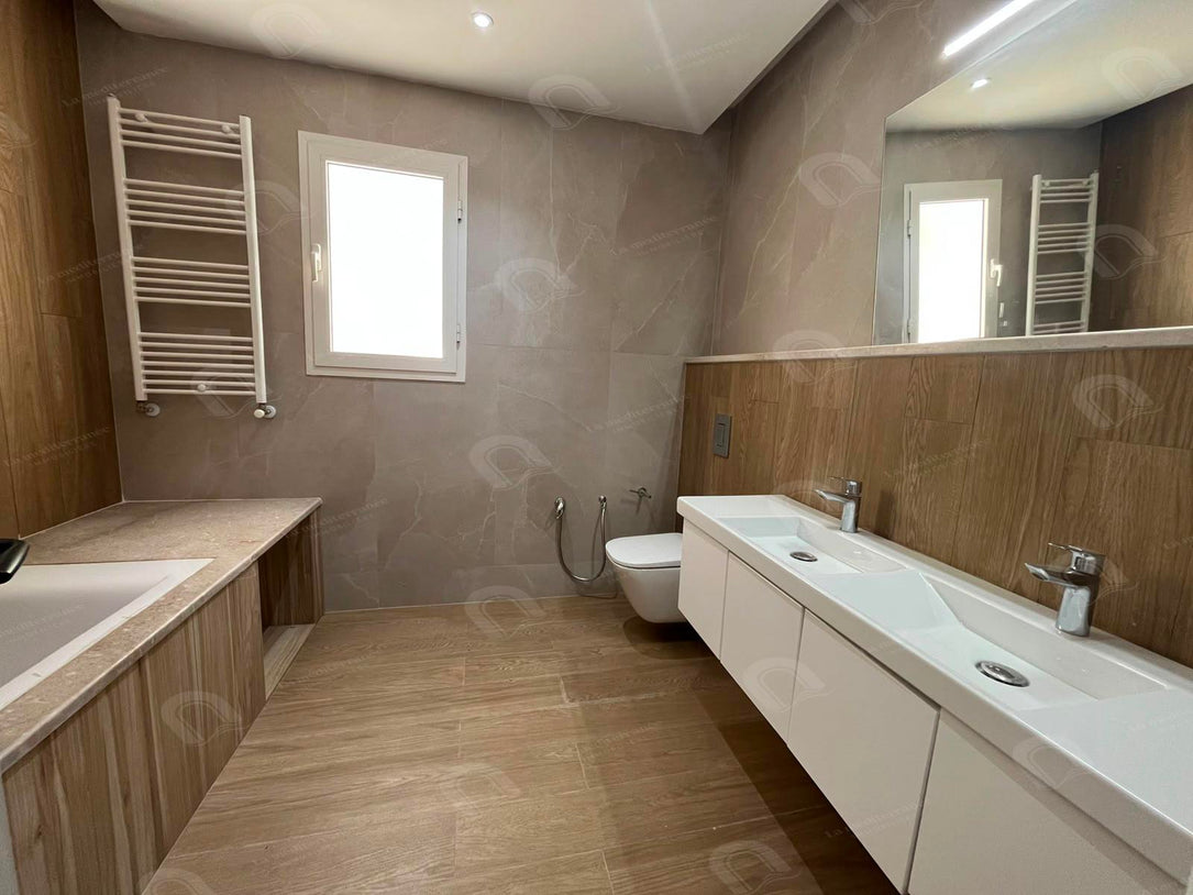 A louer Etage de Villa s+3 à Sidi abedelaziz La Marsa