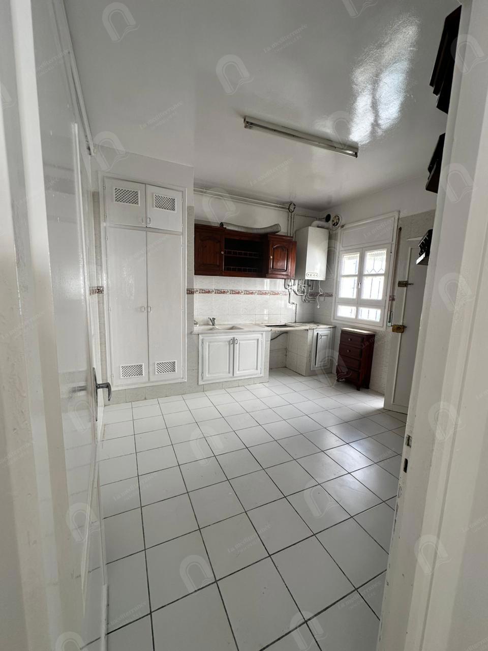 A vendre Villa S+3 à El agba Diar Ben Mahmoud