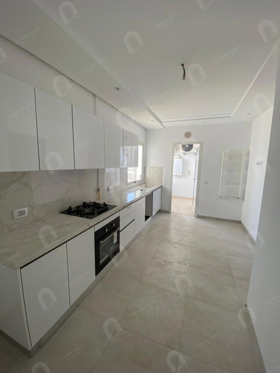 A vendre appartement s3 hst à Sahloul 4