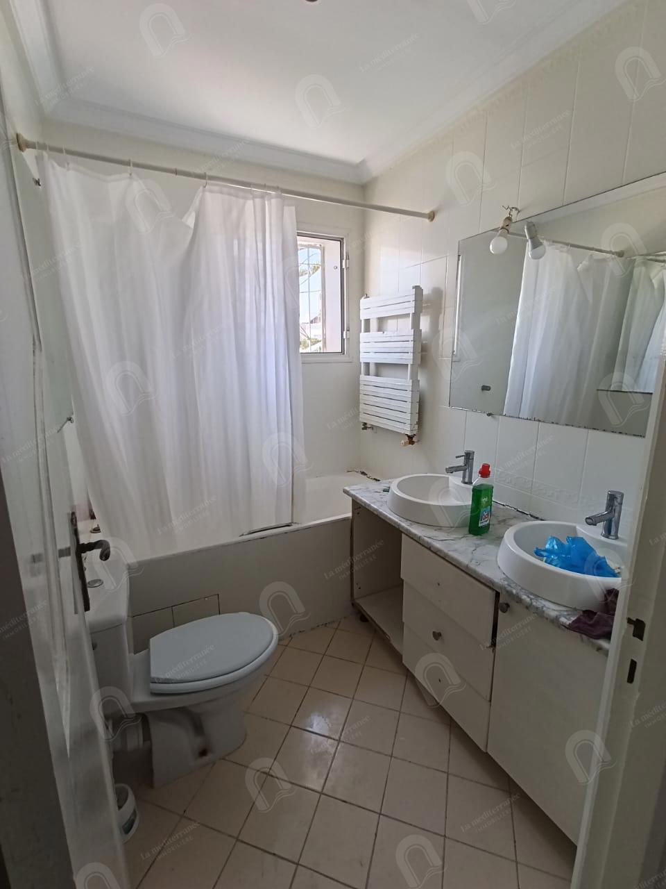 à louer un Triplex s+3 aux jardins d'el menzah 1