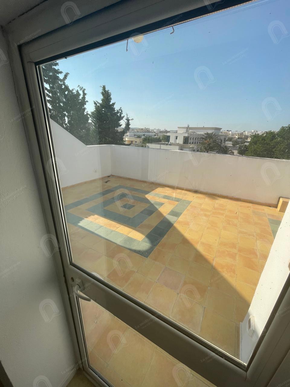 A louer un duplex 2S+4 hst au bardo