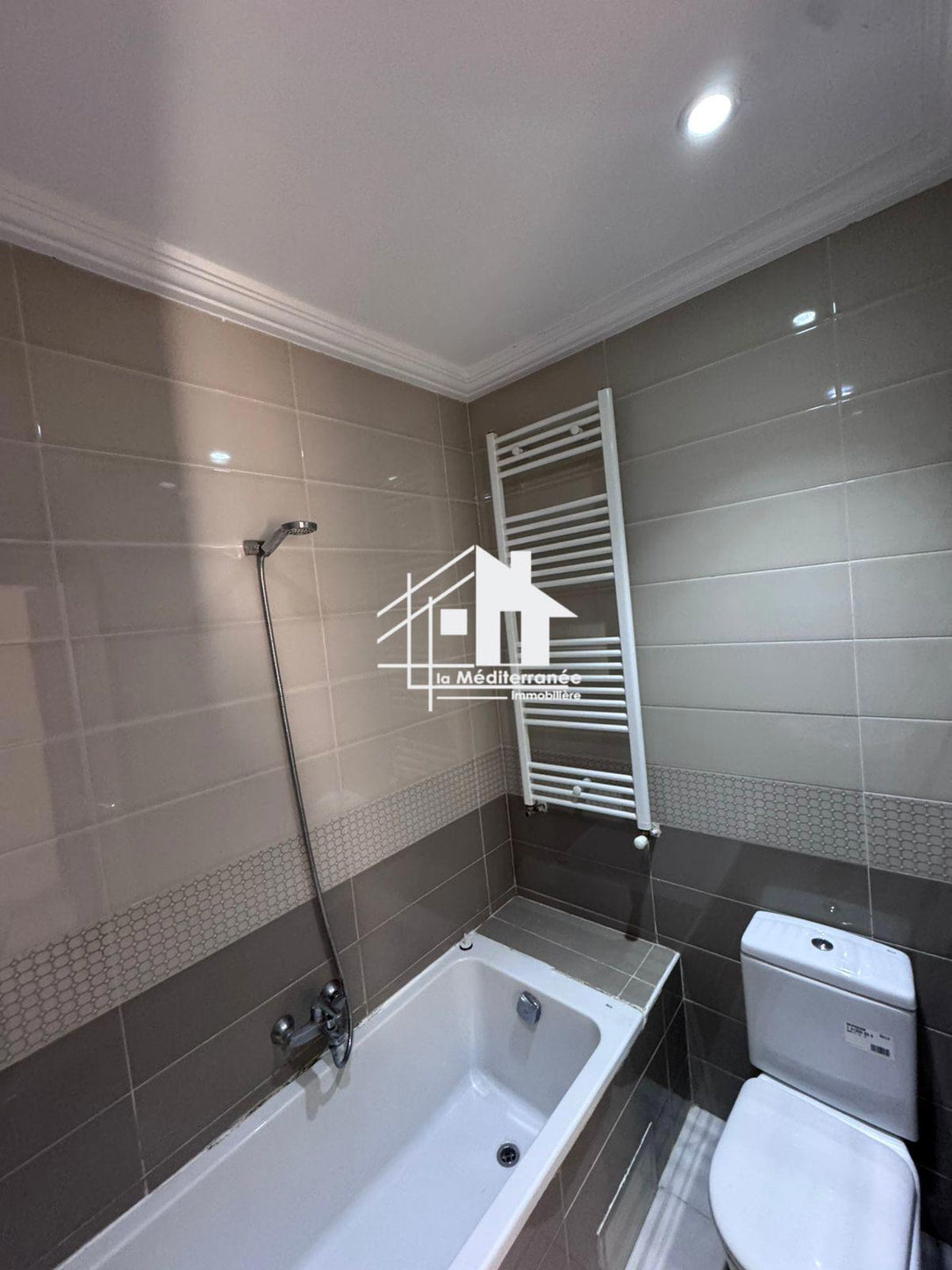 A louer appartement S+2 hst à manouba