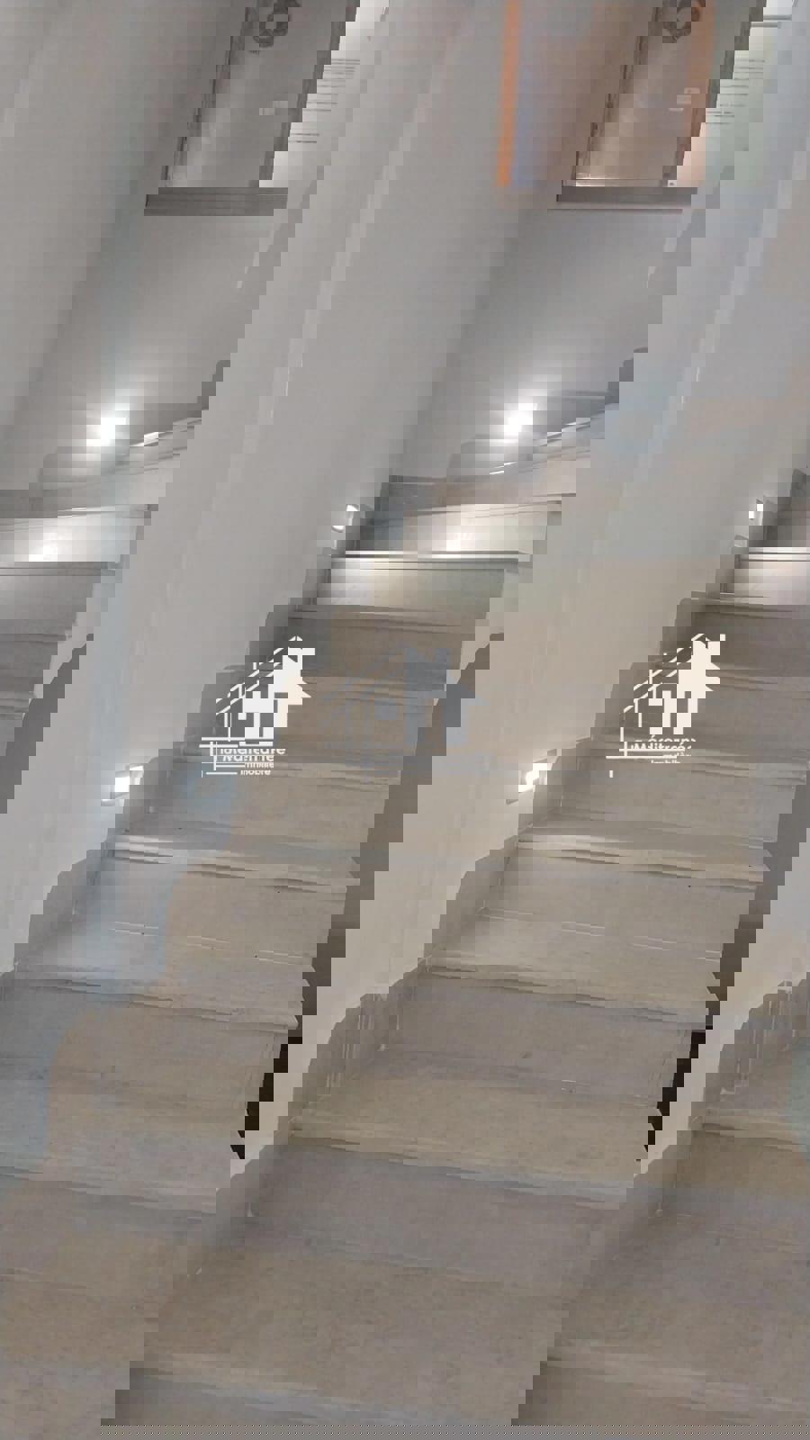 A vendre une villa s+4 à jardin d'el menzah