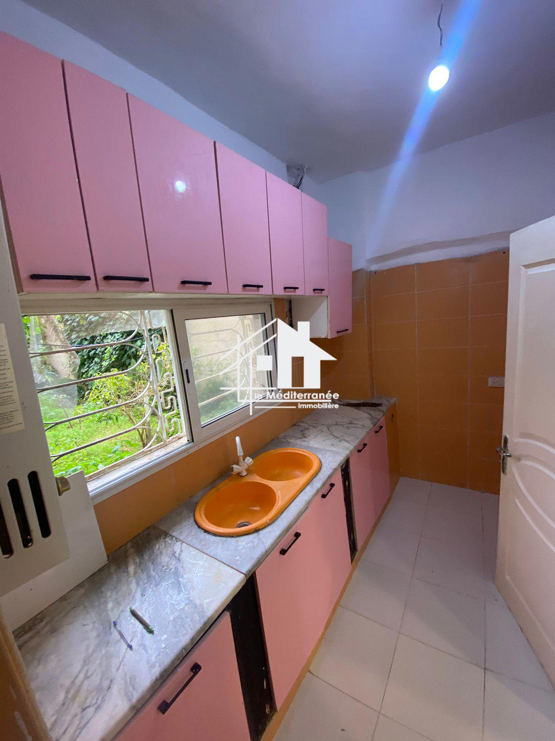 A louer étage de villa S+1 à khaznadar