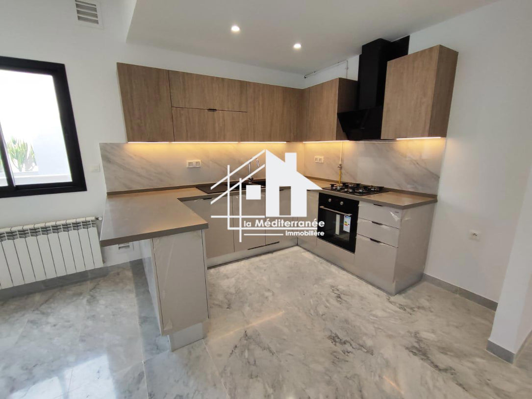 A vendre S+2 neuf a Chotrana 3