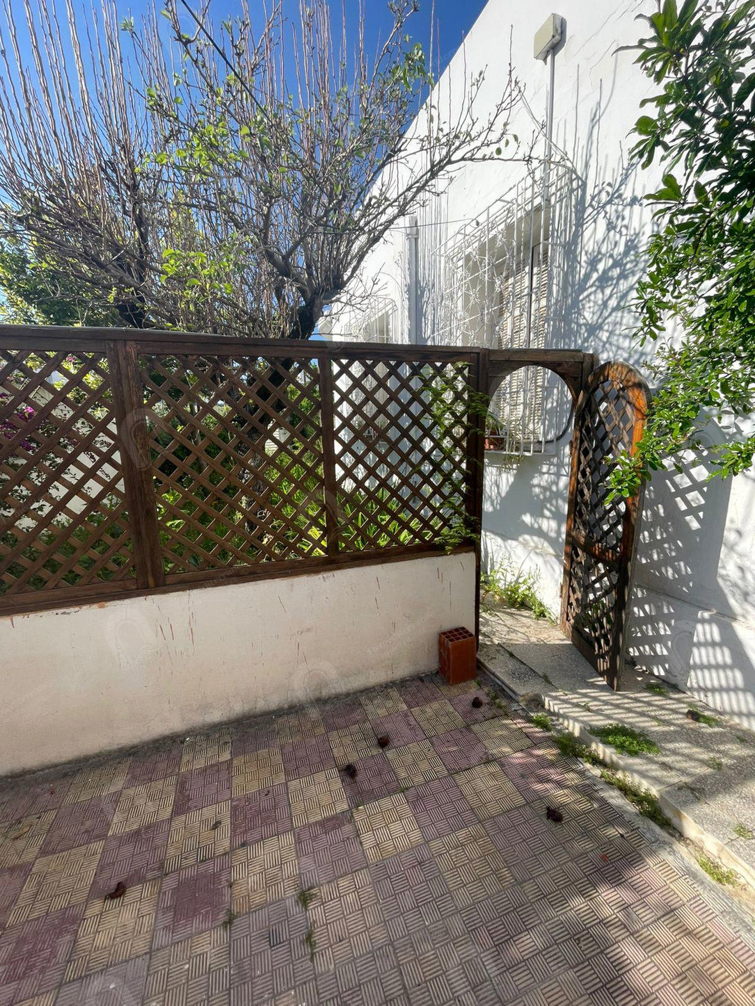 A vendre une villa 2S+1 indépendante  au bardo centre