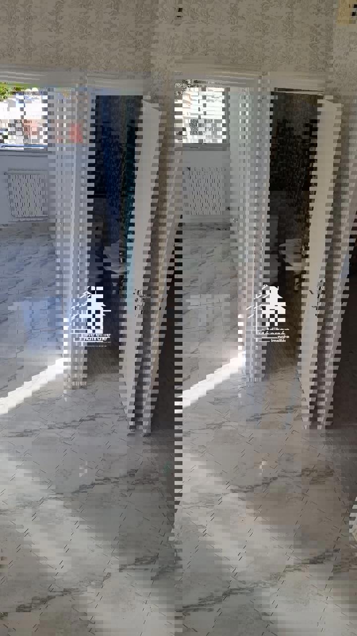 a louer appartement duplex s+3 à khaznadar