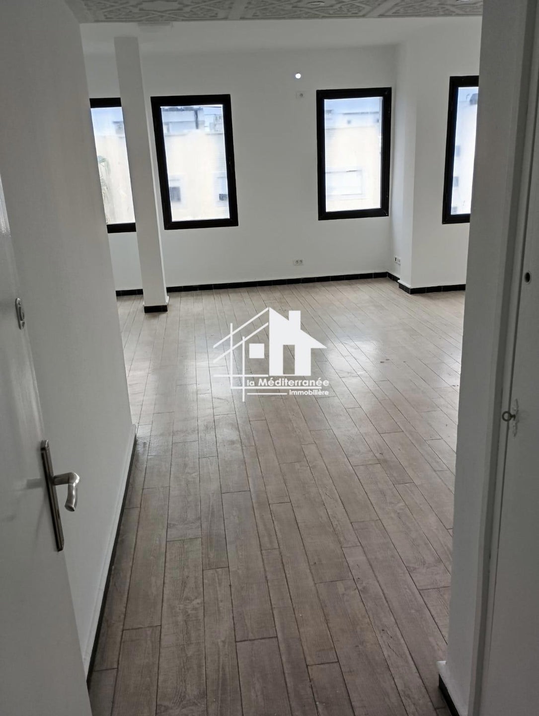 A louer bureau H+4 à Monplaisir