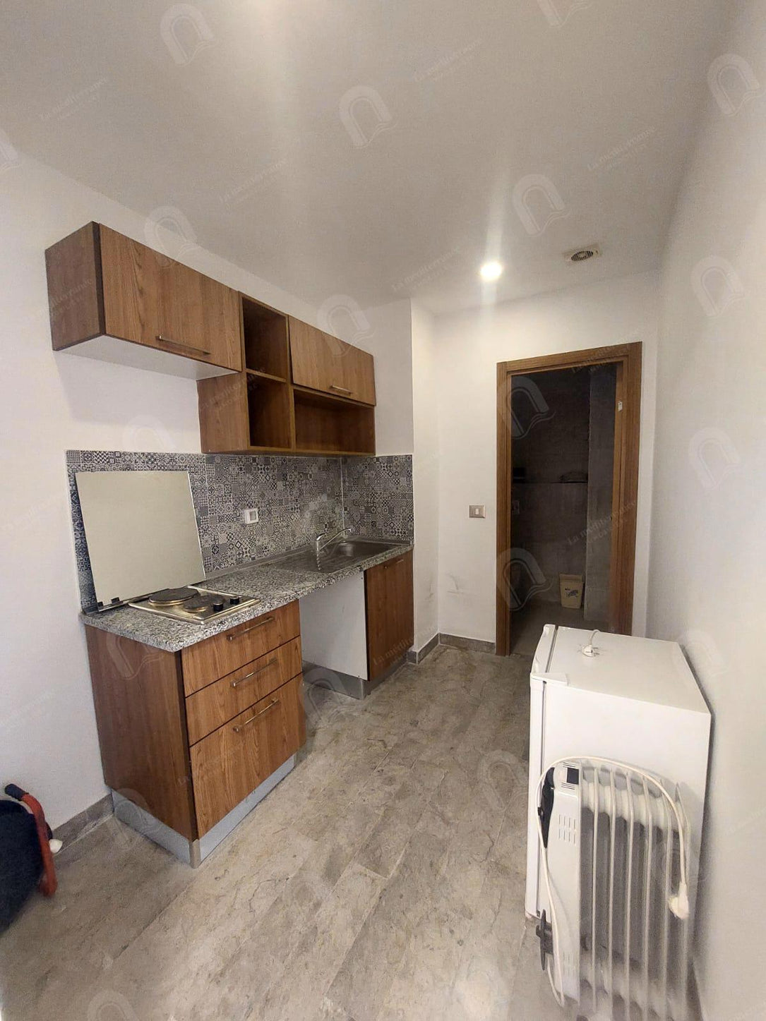 A louer Bureau H2 meublé à la soukra