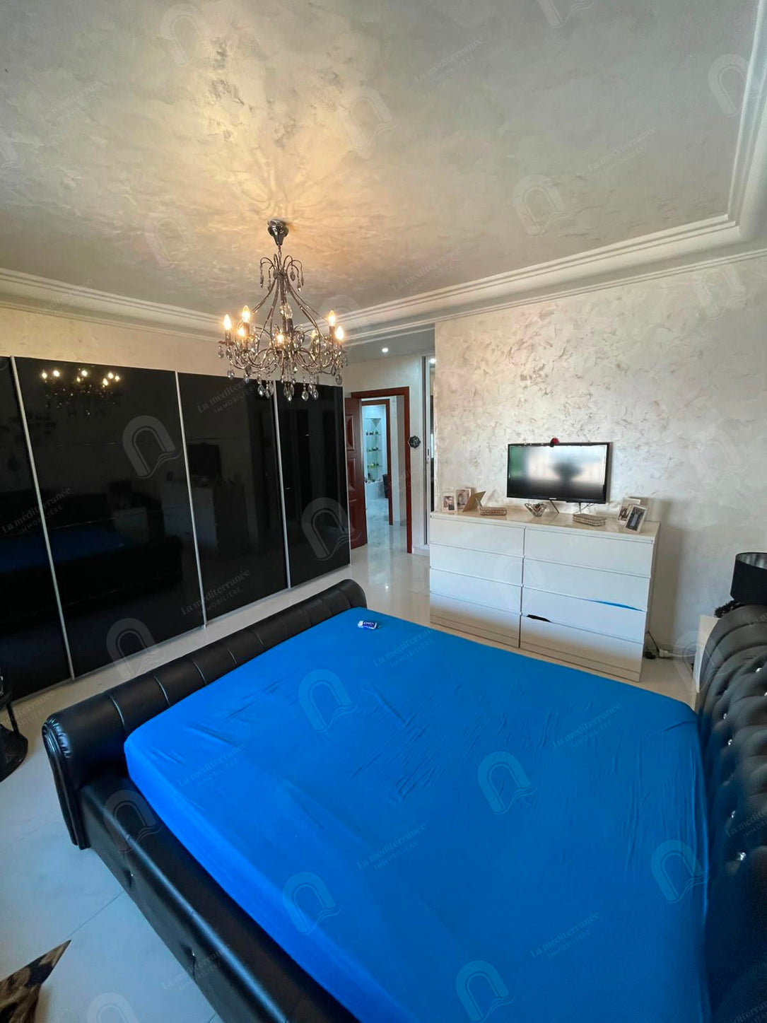 A vendre un appartement S+3 hst au bardo hedi chaker