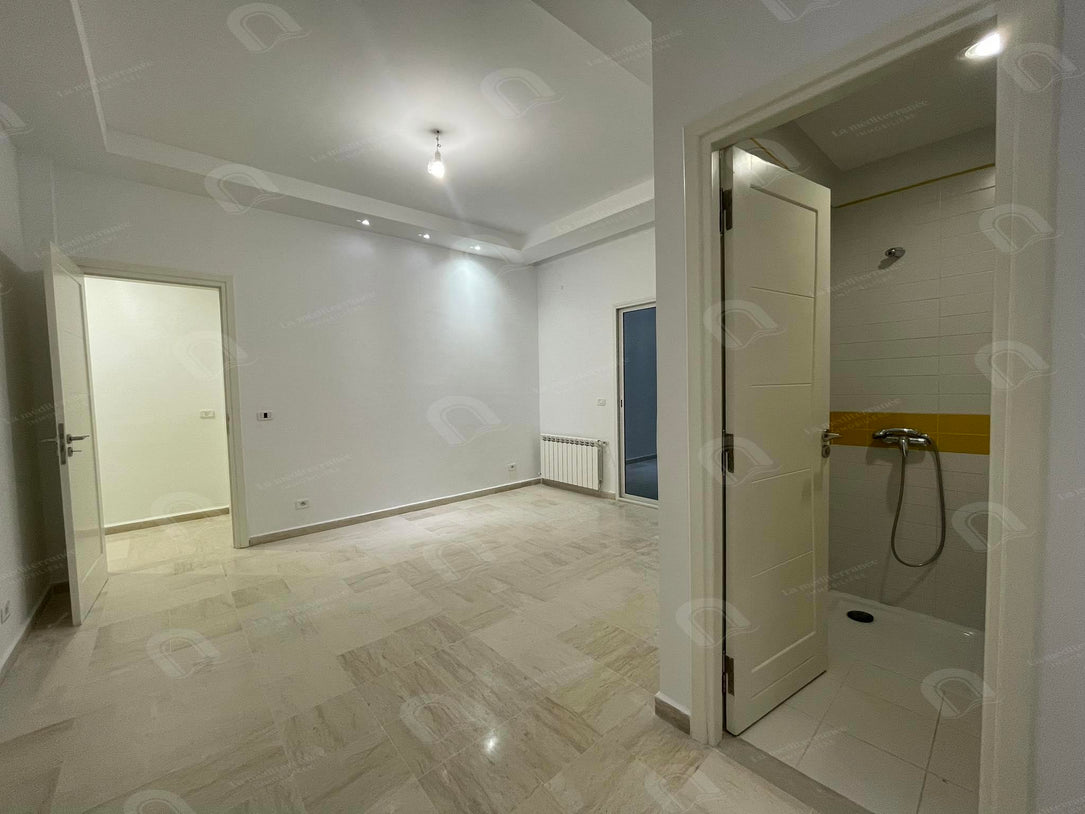 A louer un appartement s+3 spacieux à Ezzahra